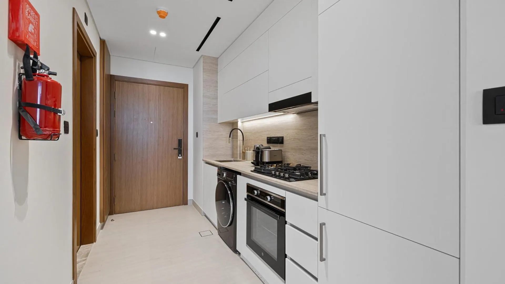 Daniels Studio At Marasi Drive With Canal View Dubaj
